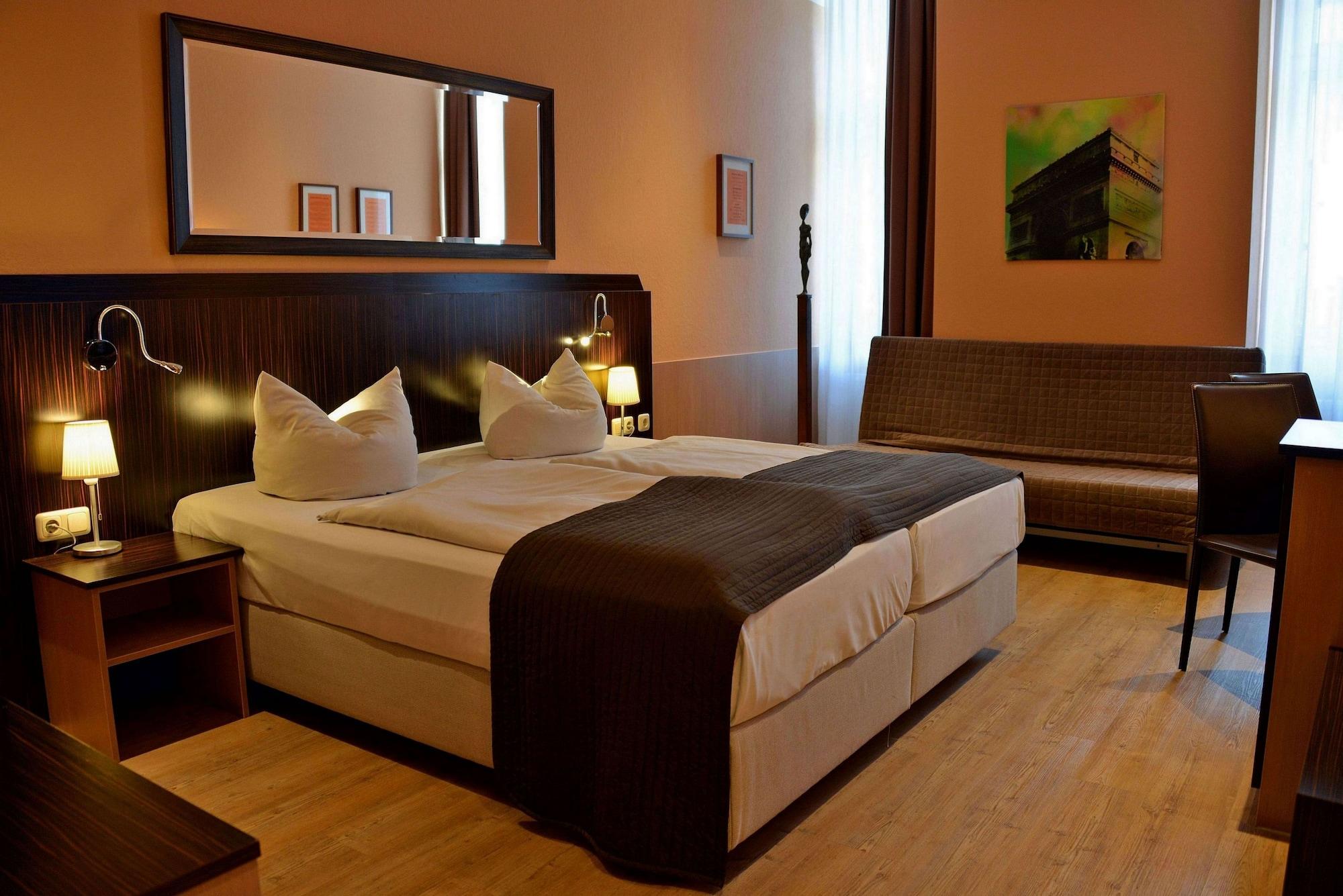 Arthotel Hotel 3*