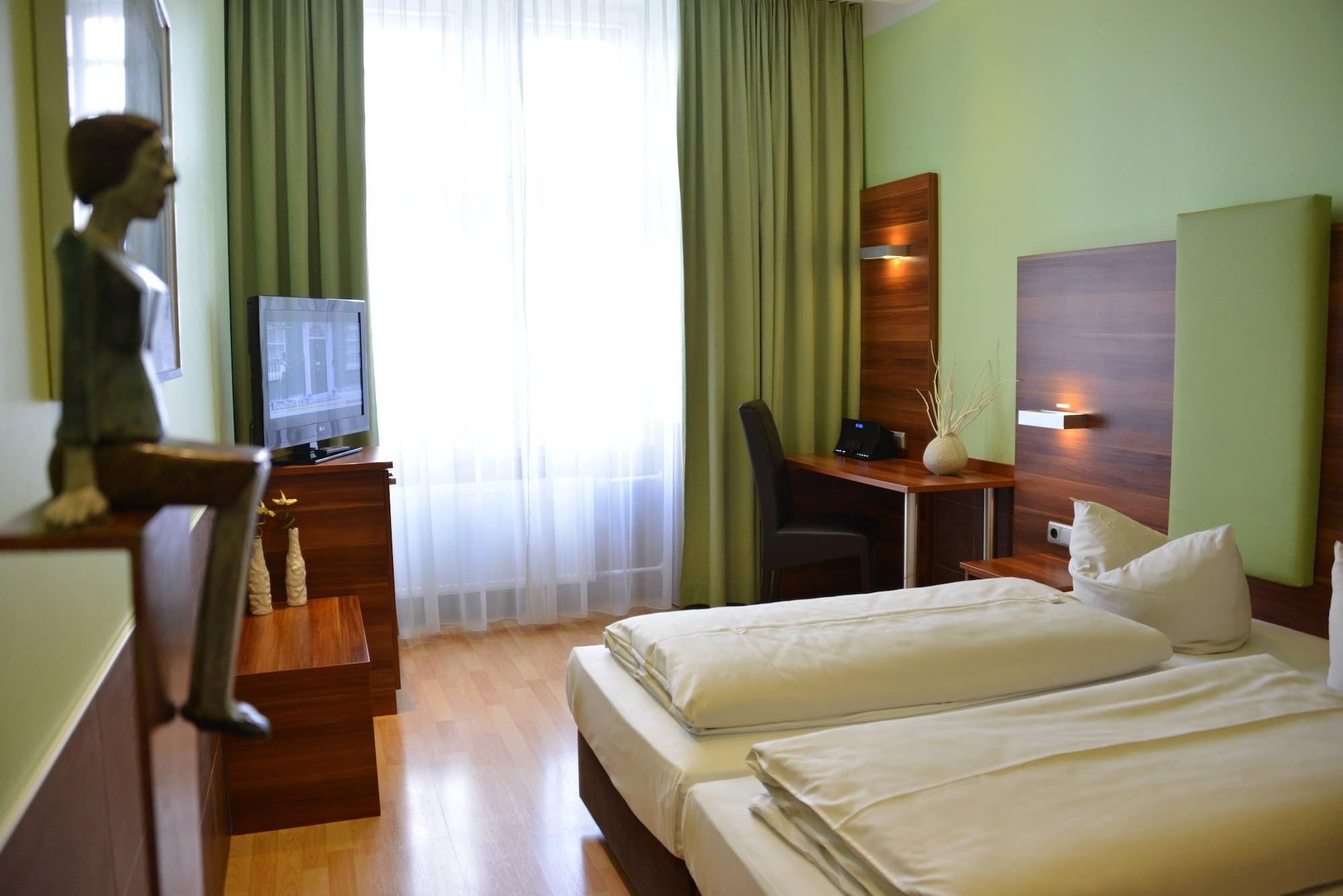 Arthotel Hotel 3*